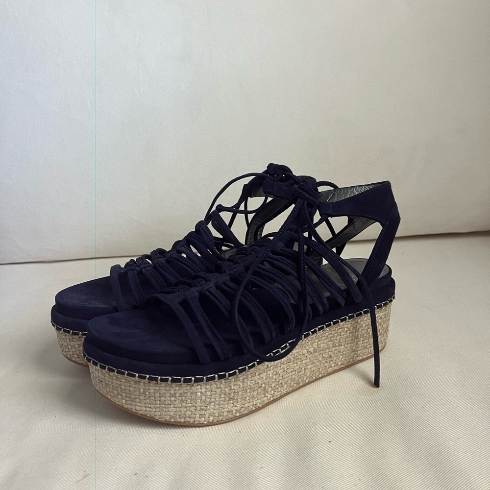 Women’s EU 37 Stuart Weitzman Sandals